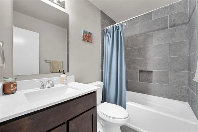 Photo of 2205 Forestcrest Drive