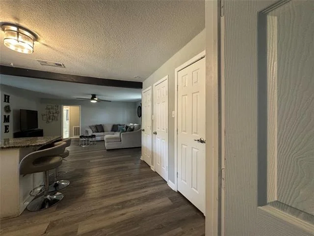 Photo of 105 S Lakeview Drive