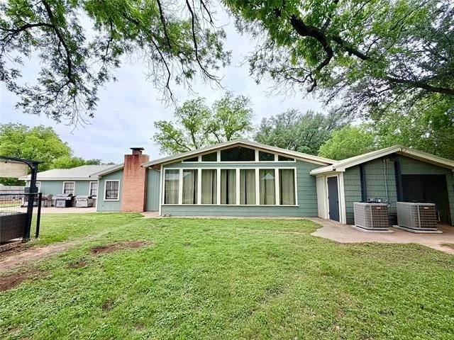 Photo of 809 S Leggett Drive