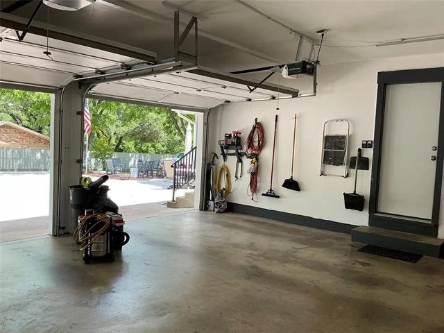Photo of 900 N Elm Street