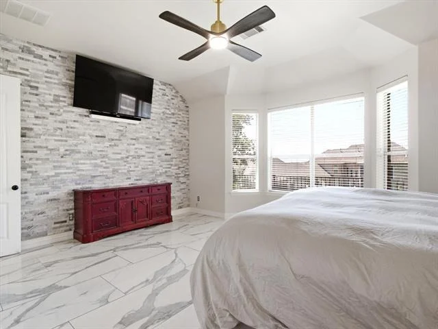 Photo of 4956 Exposition Way