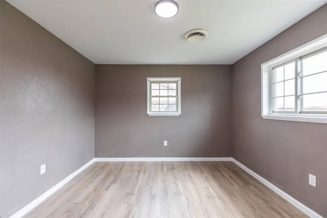 Photo of 320 S 12th Street
