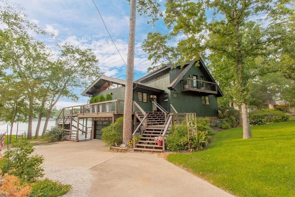 Photo of 334 Hideaway Lane Central