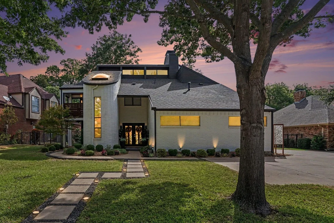 Photo of 2902 Ambleside Lane