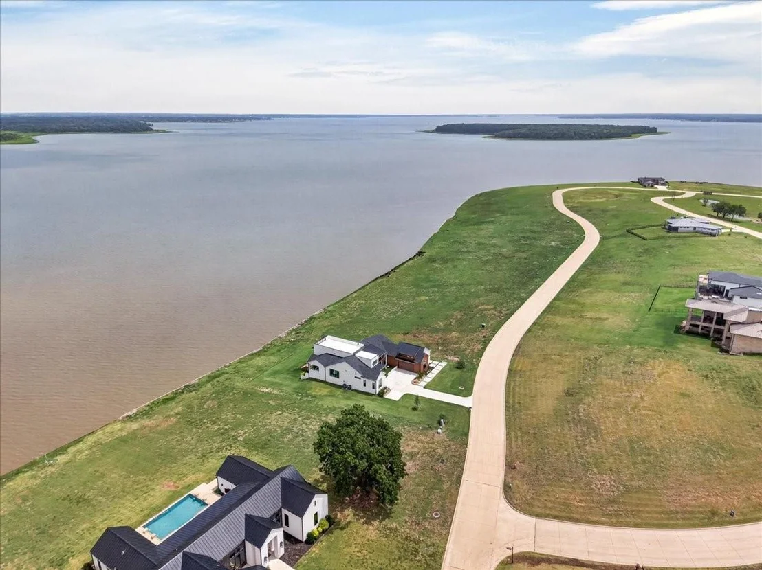 Photo of 1141 Beacon Shore Road