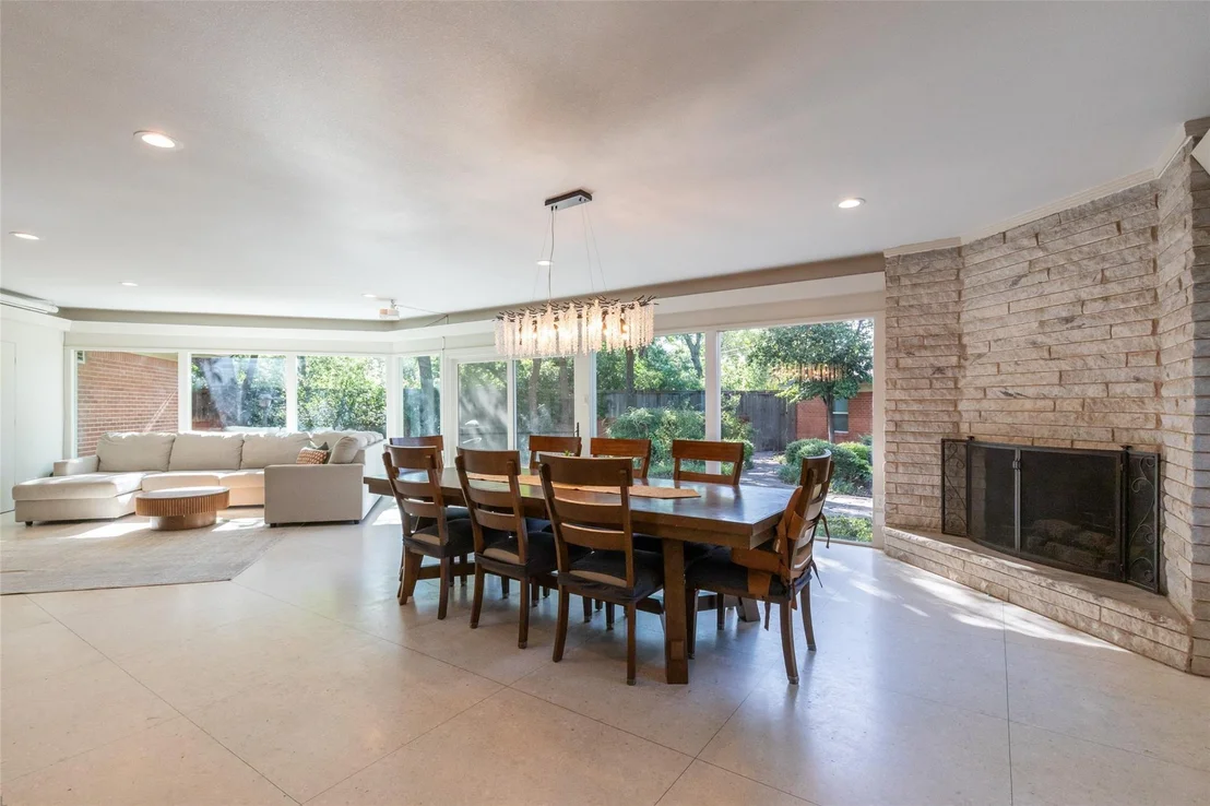 Photo of 3765 Woodridge Drive