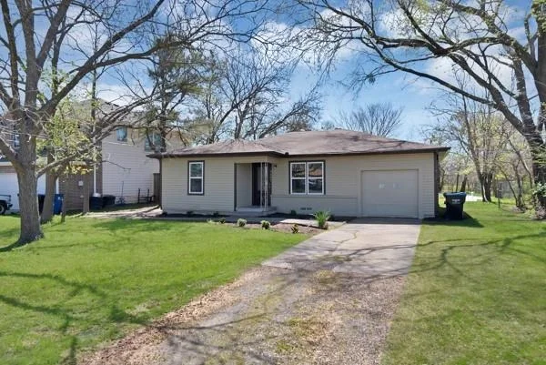Photo of 3005 Maple Avenue