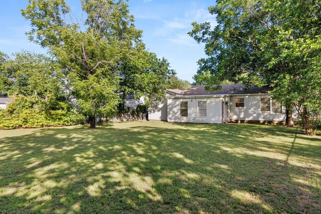 Photo of 2921 Summer Avenue