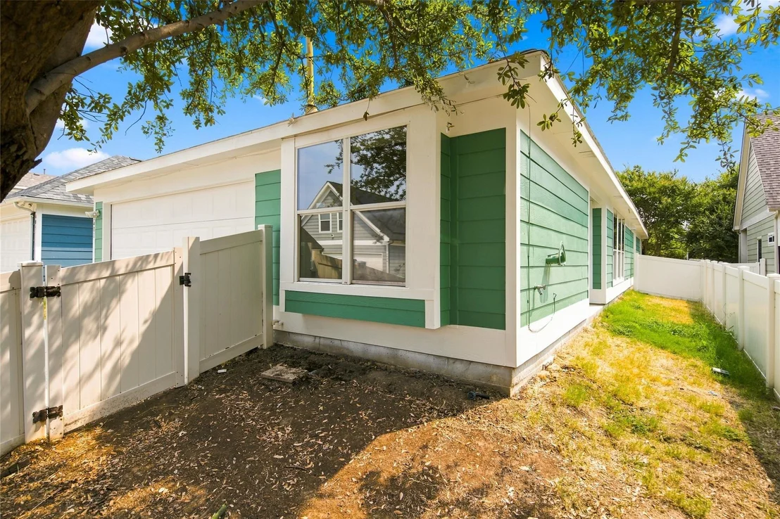 Photo of 1401 Live Oak Lane