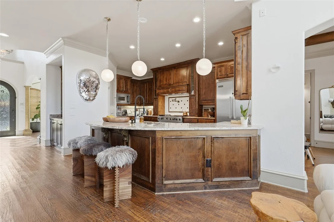 Photo of 5757 Bernay Lane