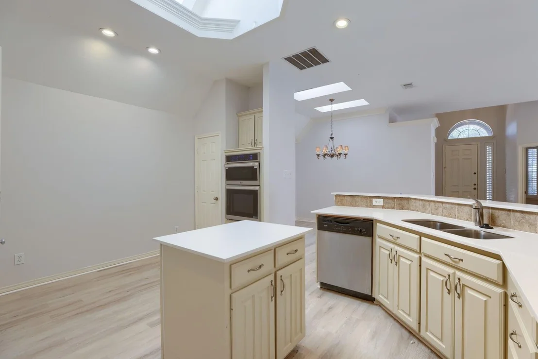 Photo of 8622 Forest Glen Drive