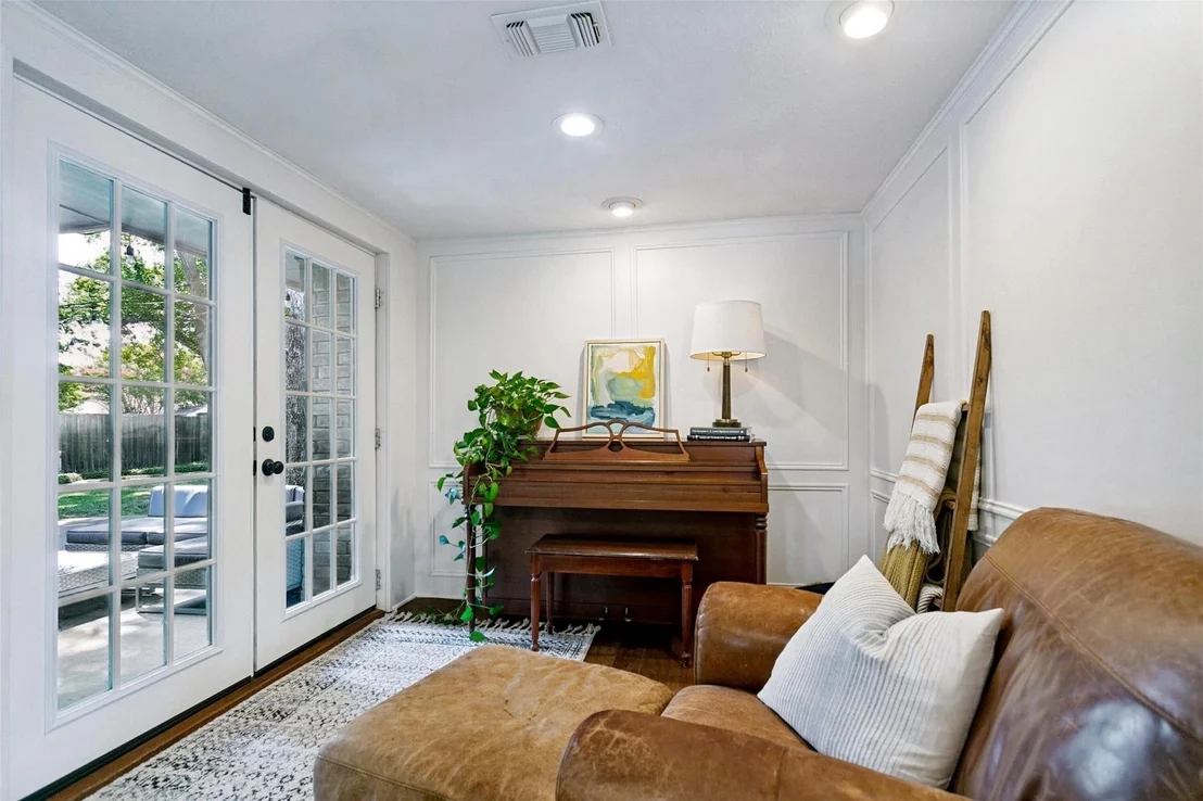 Photo of 2736 Grandview Drive