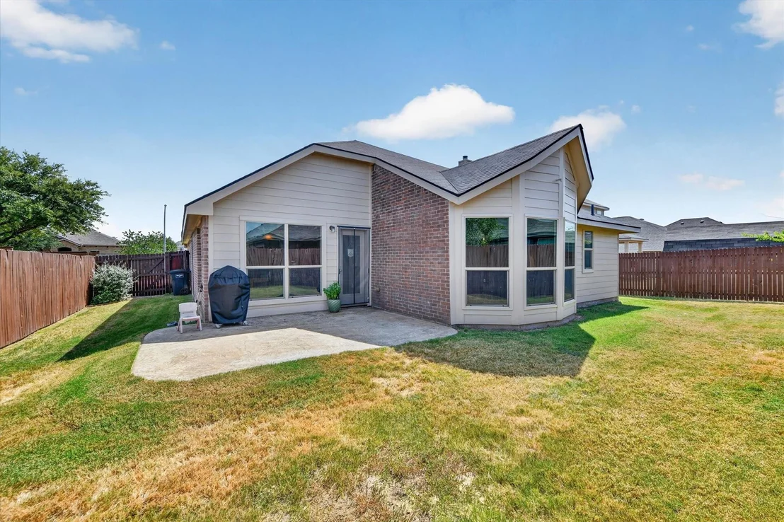 Photo of 424 Foxcraft Drive