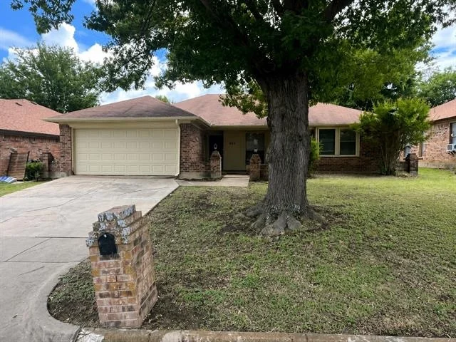 Photo of 934 Robinwood Drive