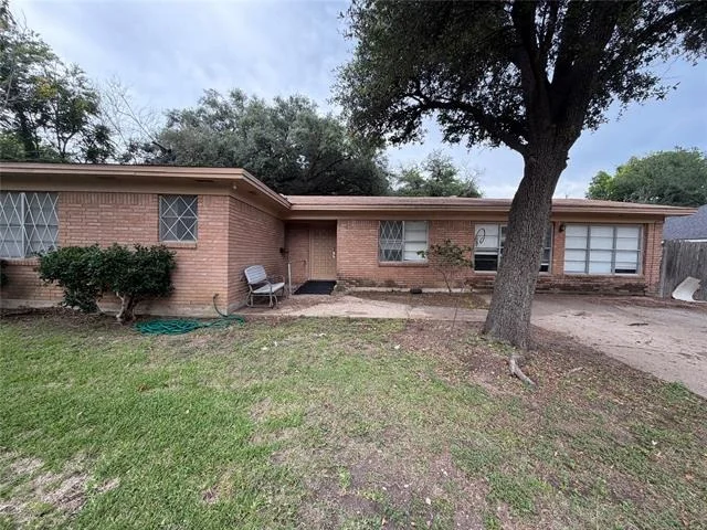 Photo of 120 E Dawn Drive