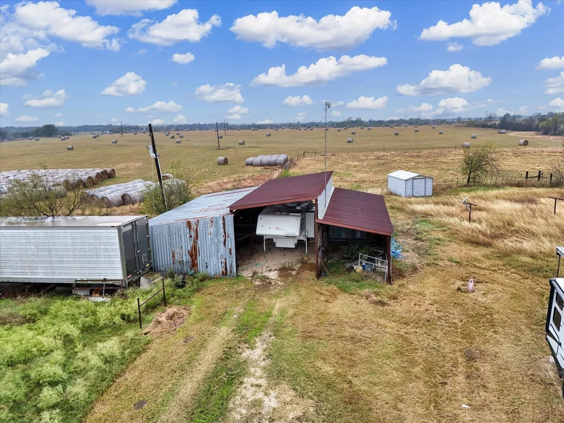 Photo of 689 County Road 464