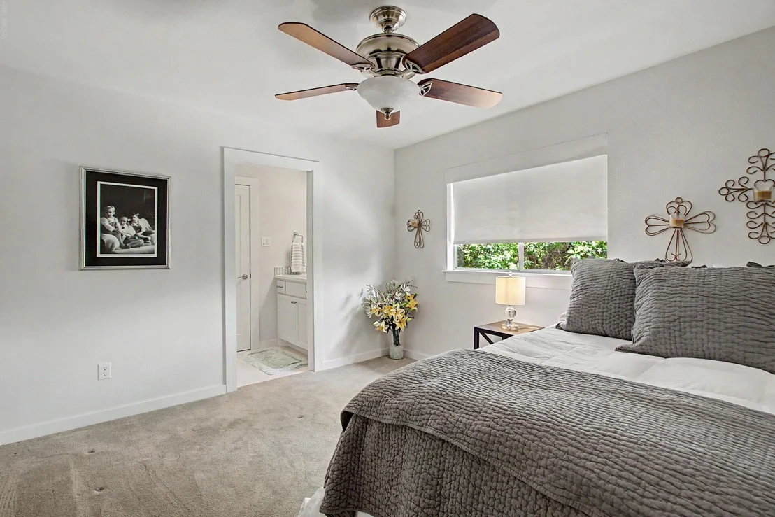 Photo of 131 Live Oak Drive
