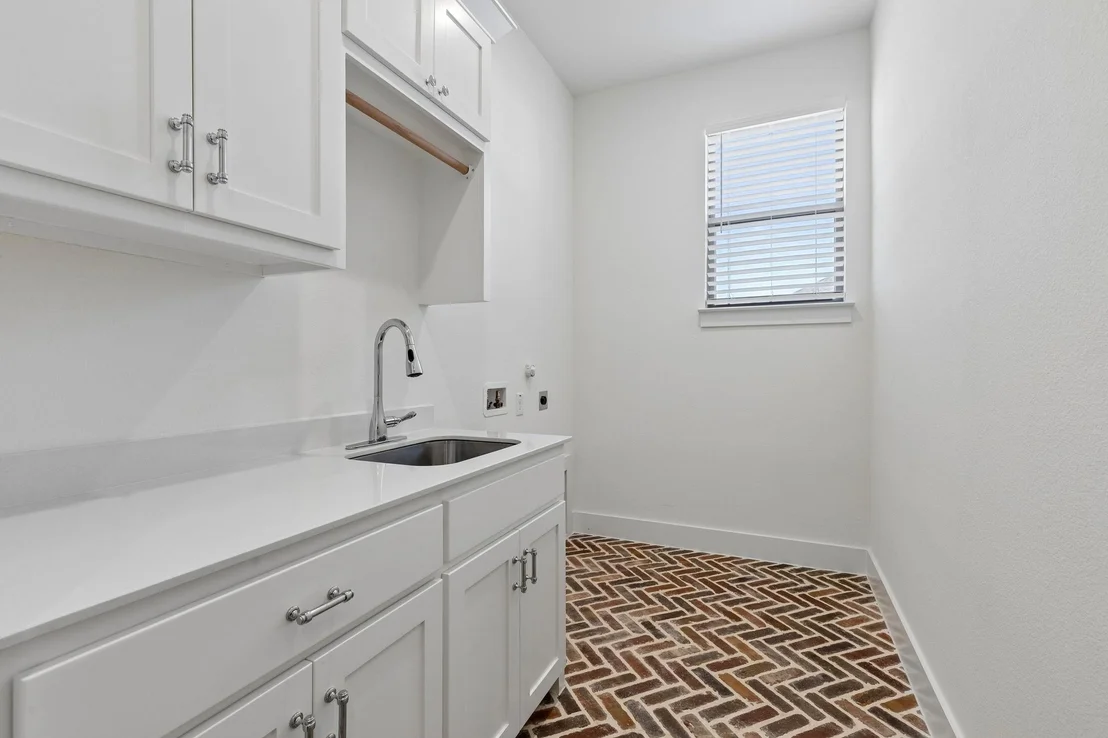 Photo of 3300 Crescent Lane