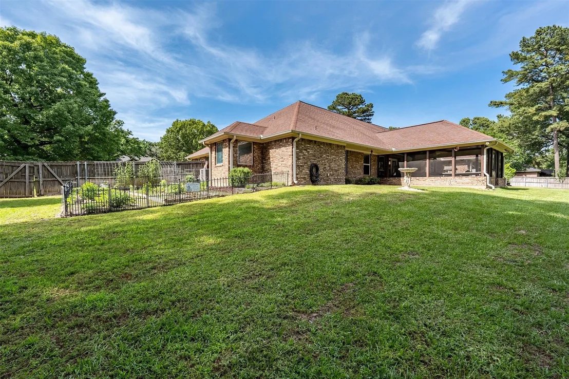Photo of 19135 Bynum