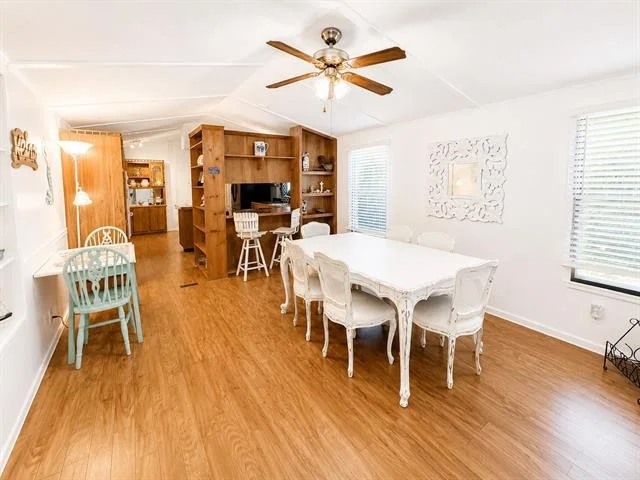 Photo of 17160 Lakeview Drive