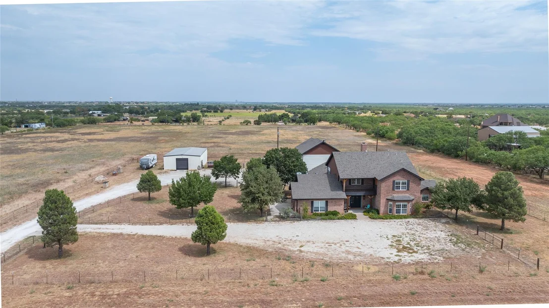 Photo of 582 Clark Road