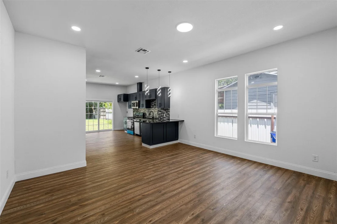 Photo of 2023 Bosque Boulevard