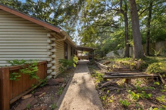 Photo of 1603 Pineview Lane
