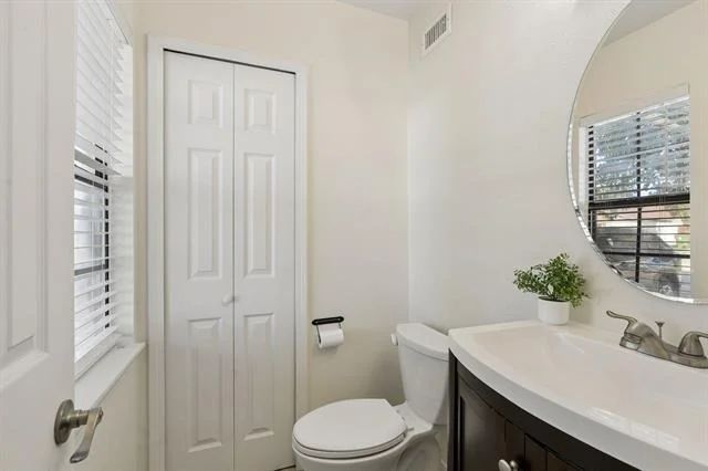 Photo of 5633 Powers Street
