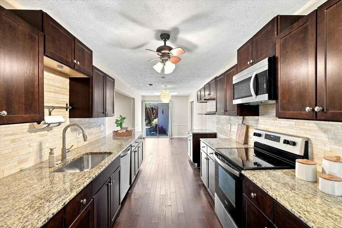 Photo of 2525 Eucalyptus Drive