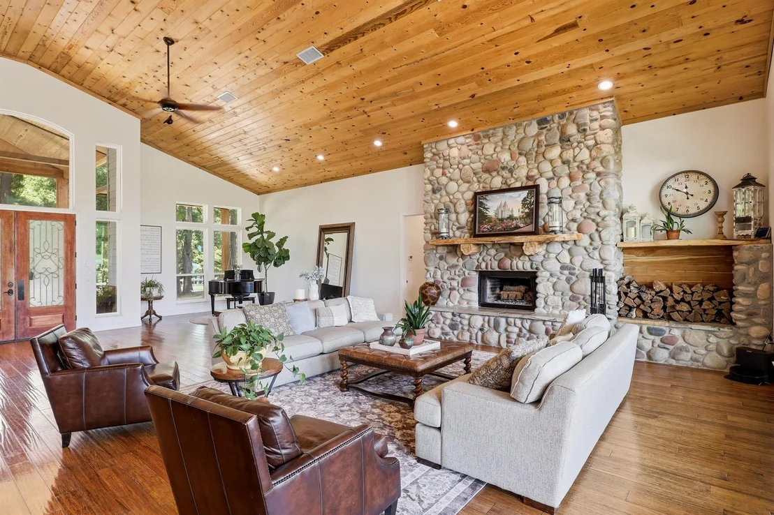 Photo of 1357 County Road 3504