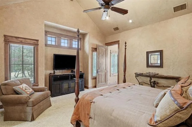Photo of 1046 Grandview Drive
