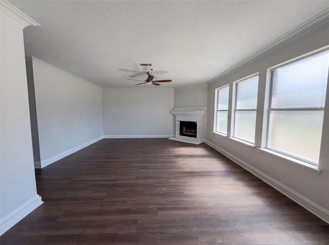 Photo of 3940 Victory Court