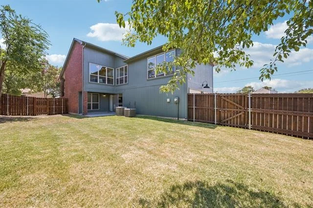 Photo of 1601 Kingspoint Drive