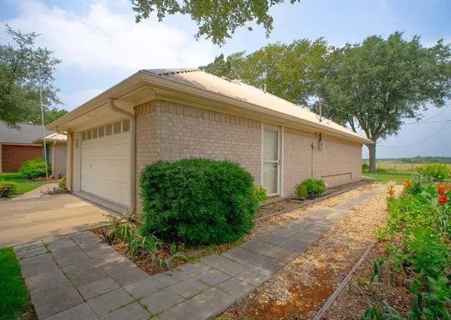 Photo of 812 Crestline Drive