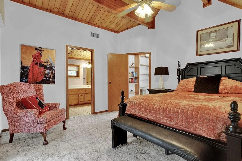 Photo of 334 Hideaway Lane Central