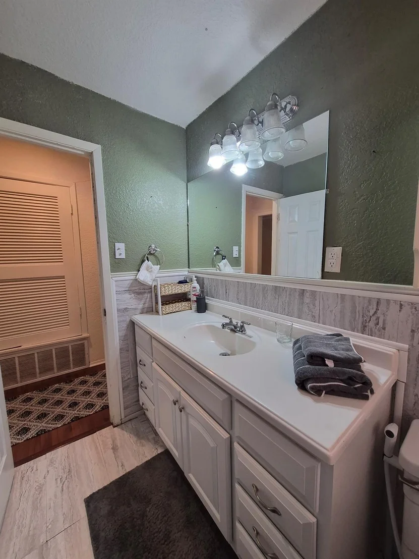 Photo of 2227 Hanover Drive