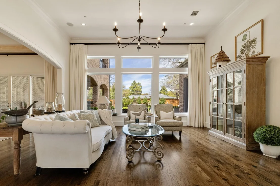 Photo of 4719 Forest Lane