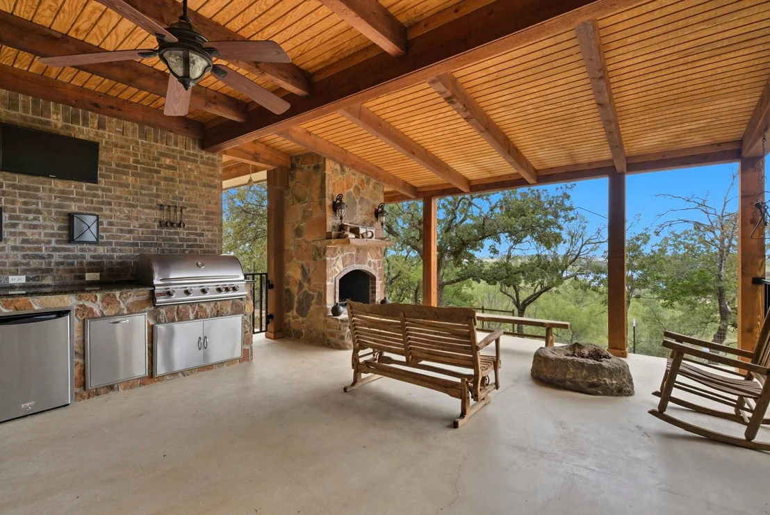 Photo of 735 Gresham Lane