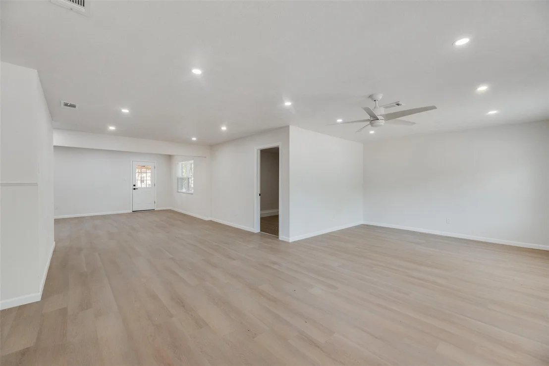 Photo of 409 Birchwood Circle