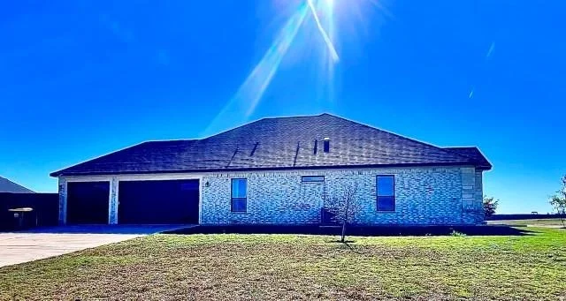 Photo of 401 Willow Drive
