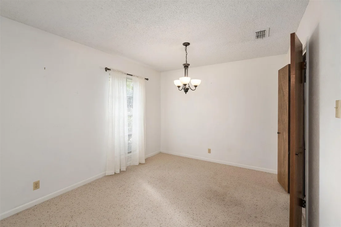 Photo of 925 Bradley Drive