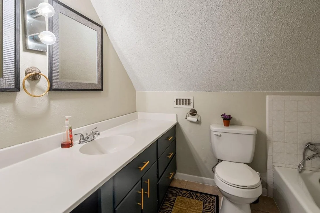 Photo of 100 W Oak Acres Drive