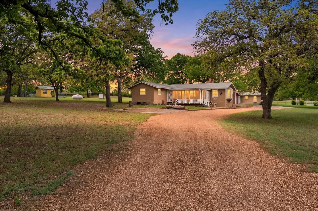 Photo of 1500 County Road 404