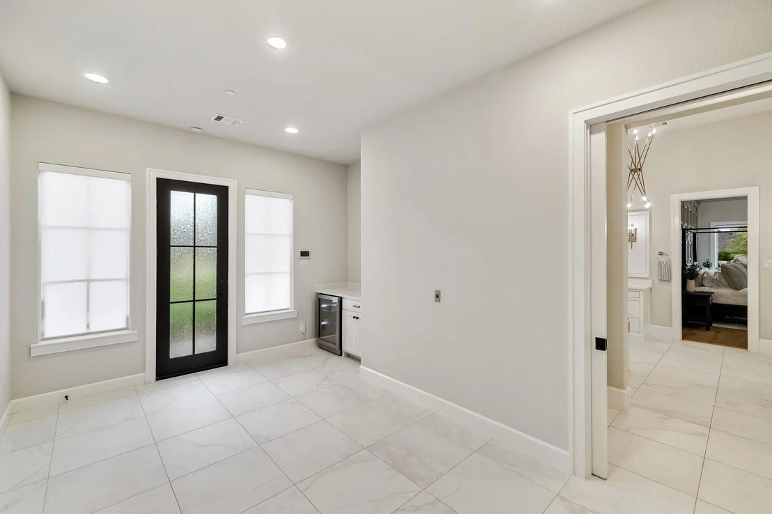 Photo of 660 Louise Drive