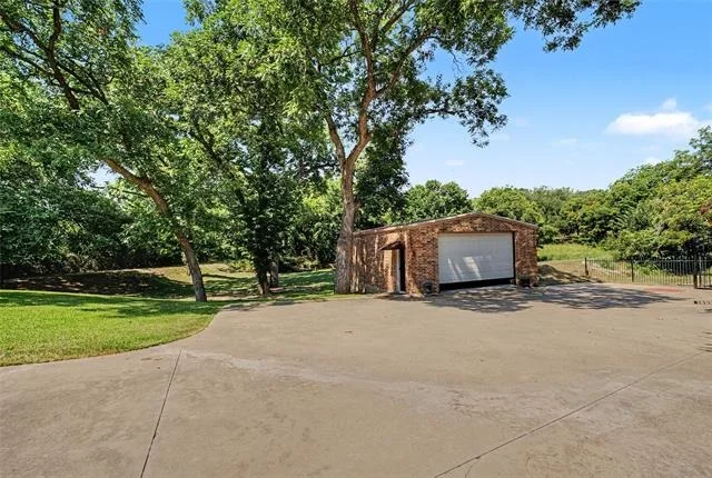Photo of 127 Cedar Bluff Court