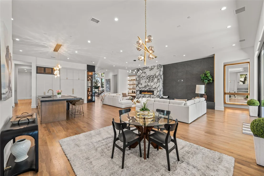 Photo of 6006 Meadow Crest