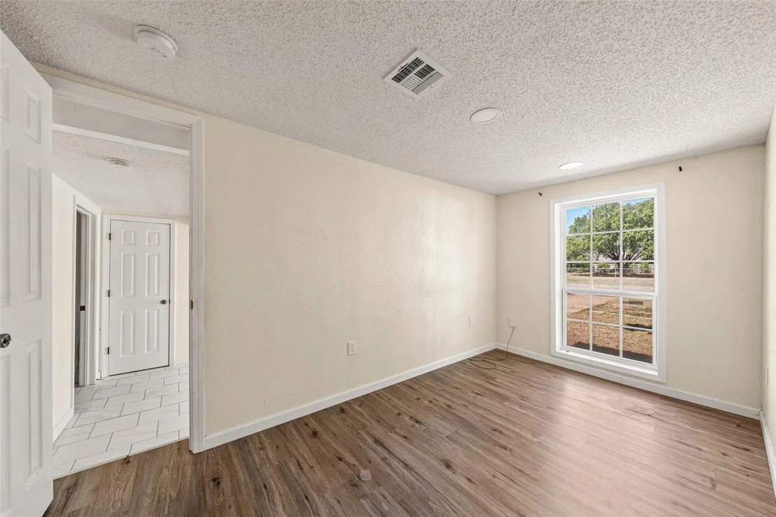 Photo of 1126 W 7th Street