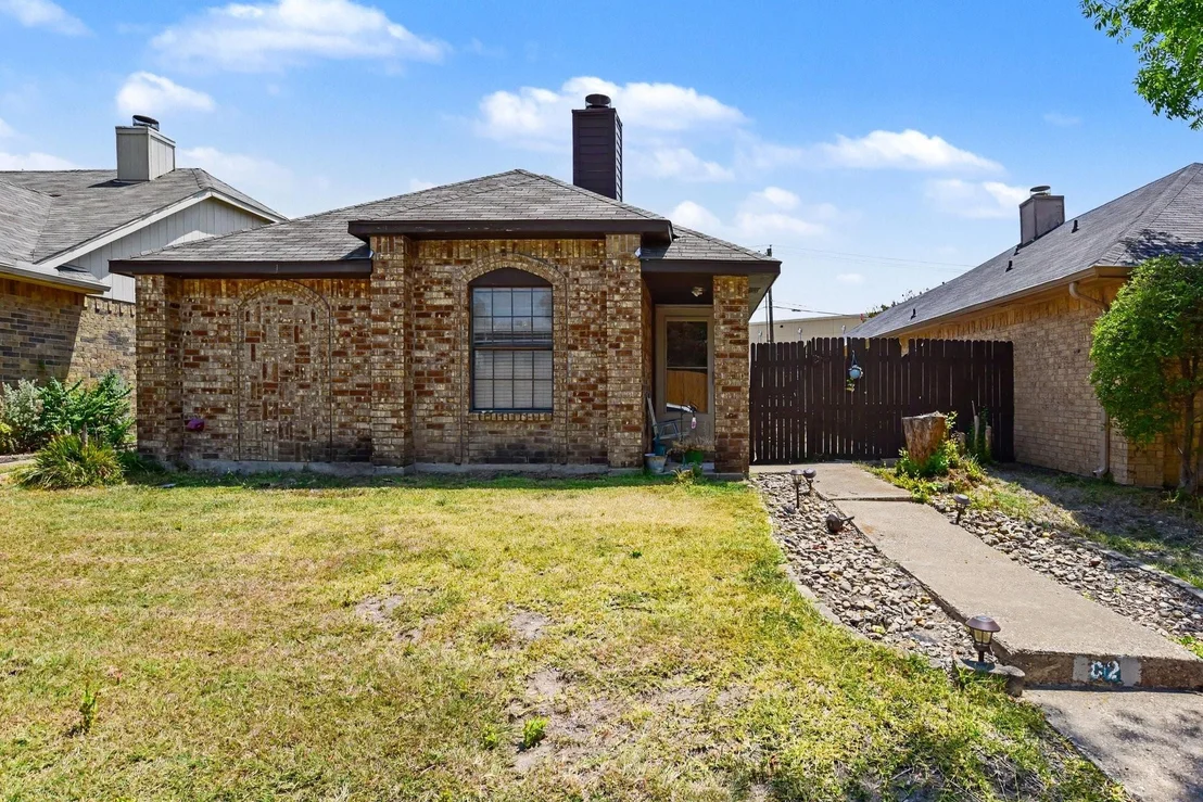 Photo of 1024 Old Barn Lane