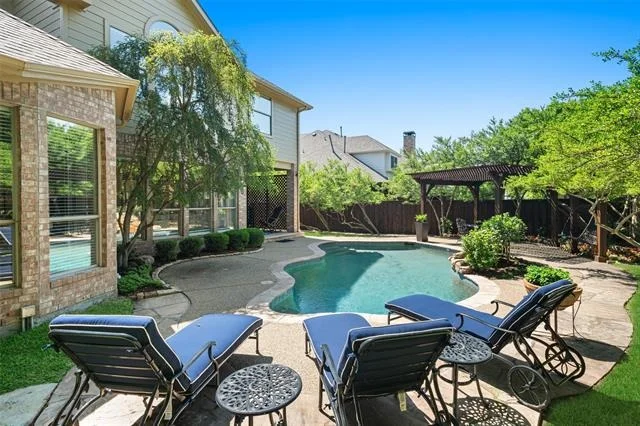 Photo of 909 Sonora Drive