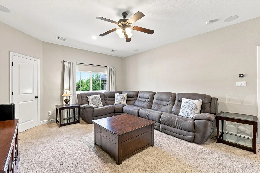 Photo of 1228 Robin Drive